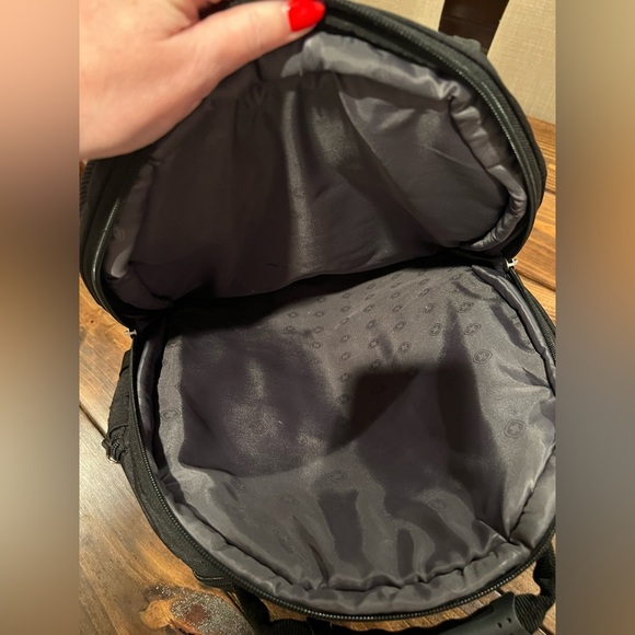 SwissGear Laptop Computer Black Backpack, EUC, ample storage, Airflow, durable, - Picture 11 of 14